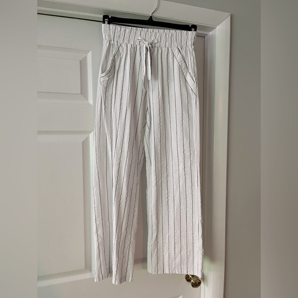 Sienna Sky pants size small